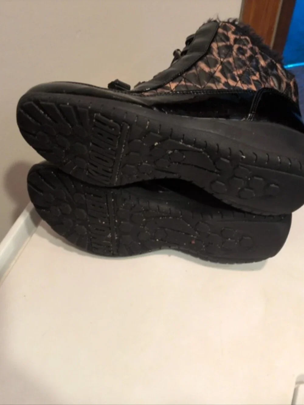 Quilted Leopard-Print Faux Fur Lace-Up Ankle Boots - Size 8.5 Wide
